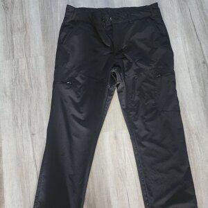 MAGELLAN Outdoor Hickory Canyon Black Cargo Pants in Men's Size 35